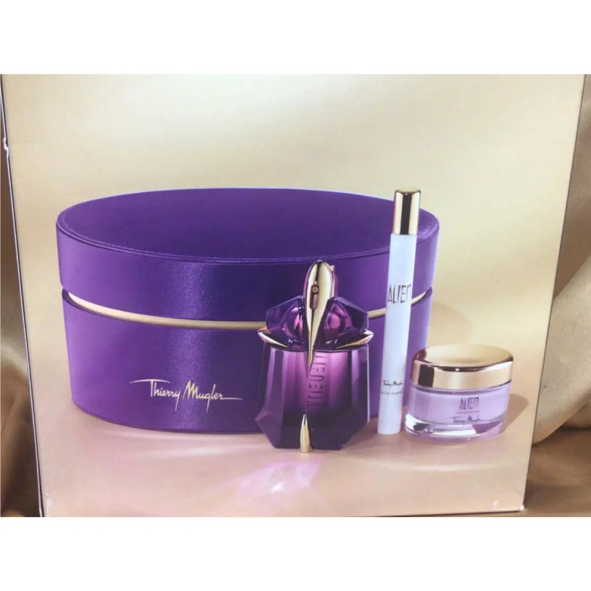 Thierry  Alien 4 Pcs Set Eau De Parfum 30ml.+7ml. Body Cream 1oz + Box by Mugler