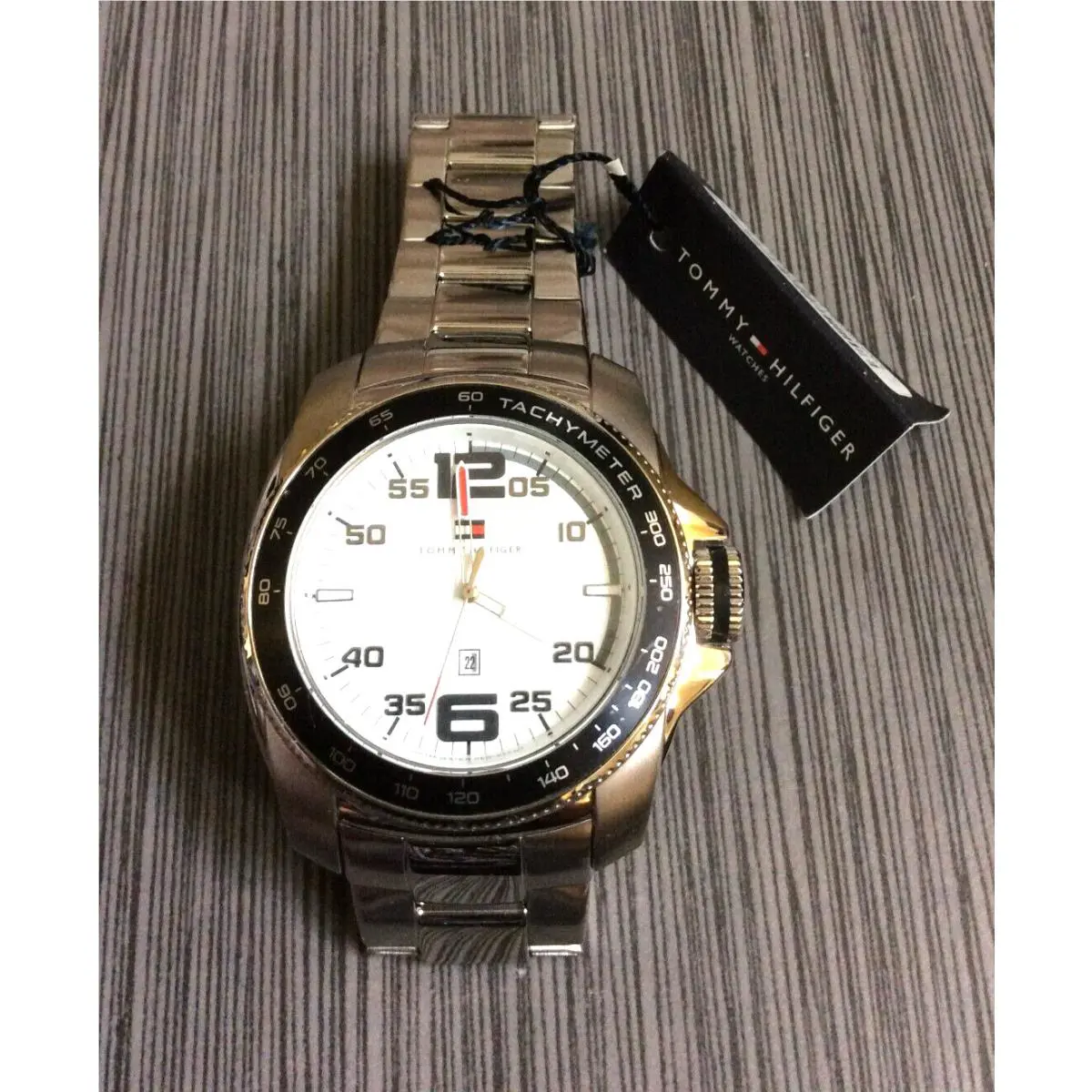 Tommy Hilfiger Men`s Watch Round White Date Dial Stainless Steel Band