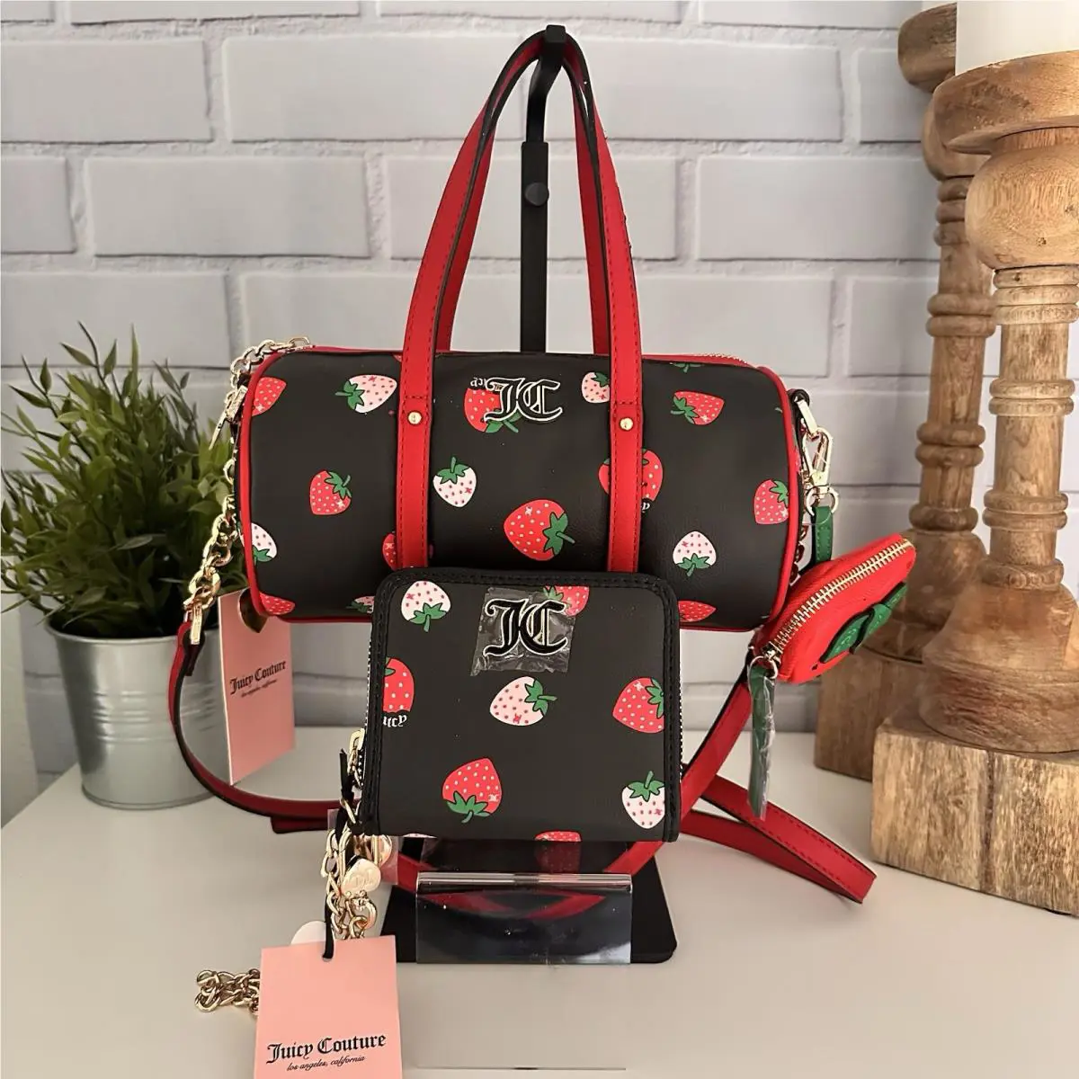 Juicy Couture Sweet and Juicy Liquorice Mini Strawberry Barrel Matching Wallet