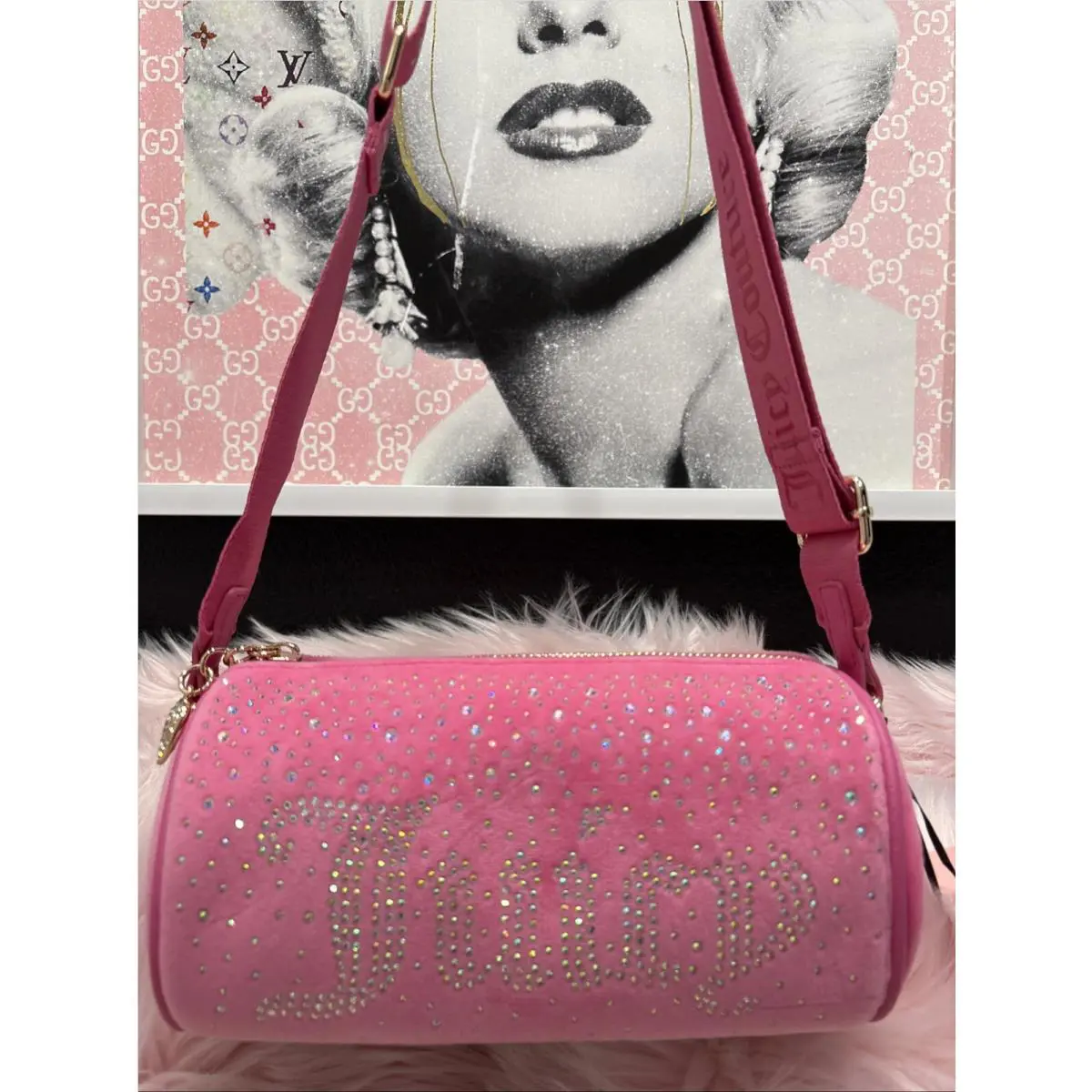 Juicy Couture Let IT Shine Roll Bag Juicy Pink 11JCCT6JC-JP