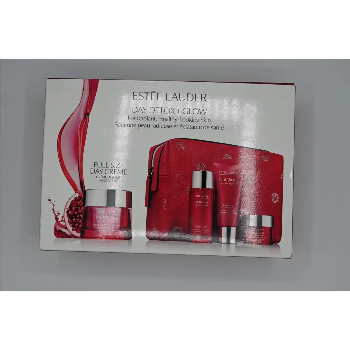 Estee Lauder Nutritious Day Detox and Glow Kit with Travel Bag