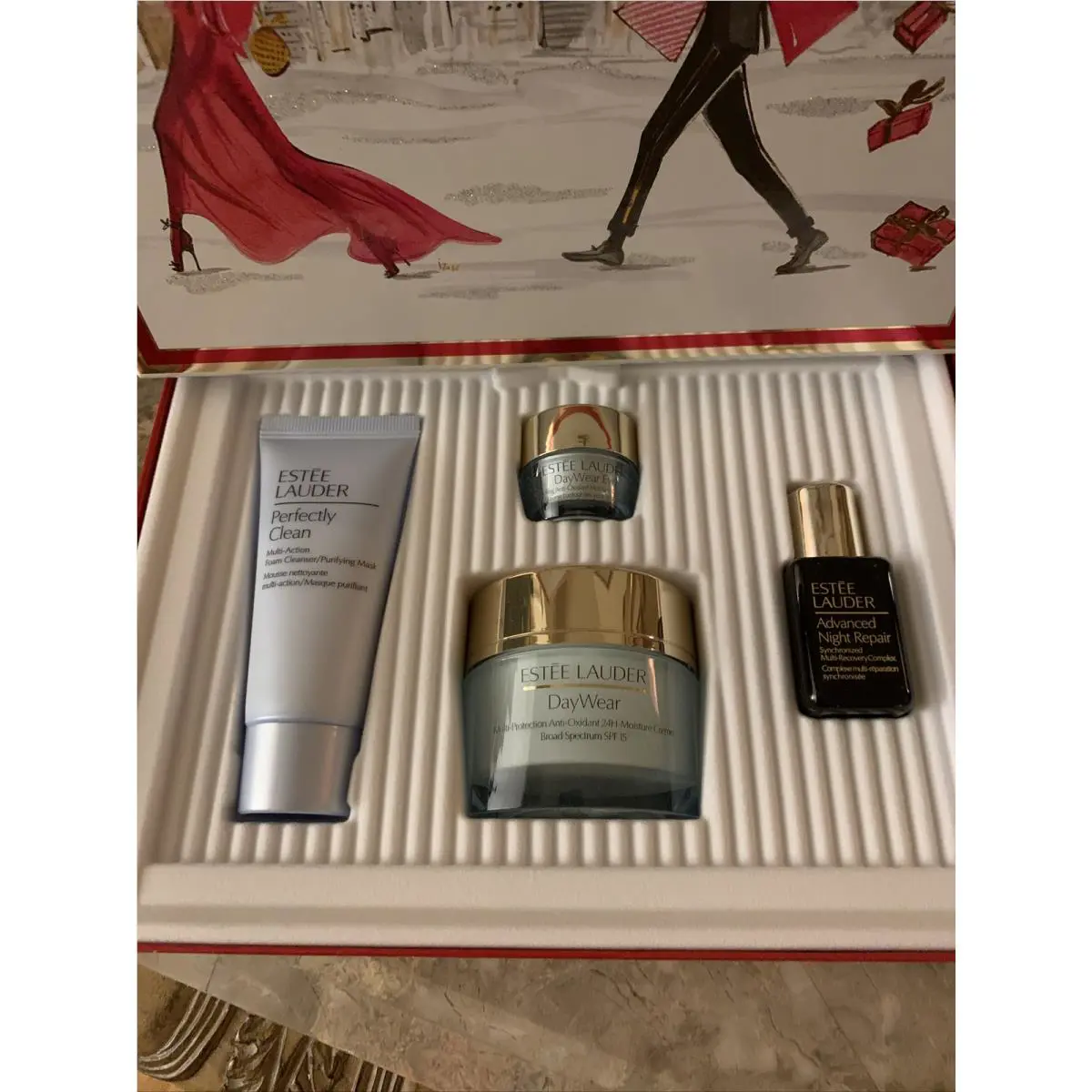 Estée Lauder Protect+hydrate Collection: Daywear Moisture Creme Spf 15 Holiday