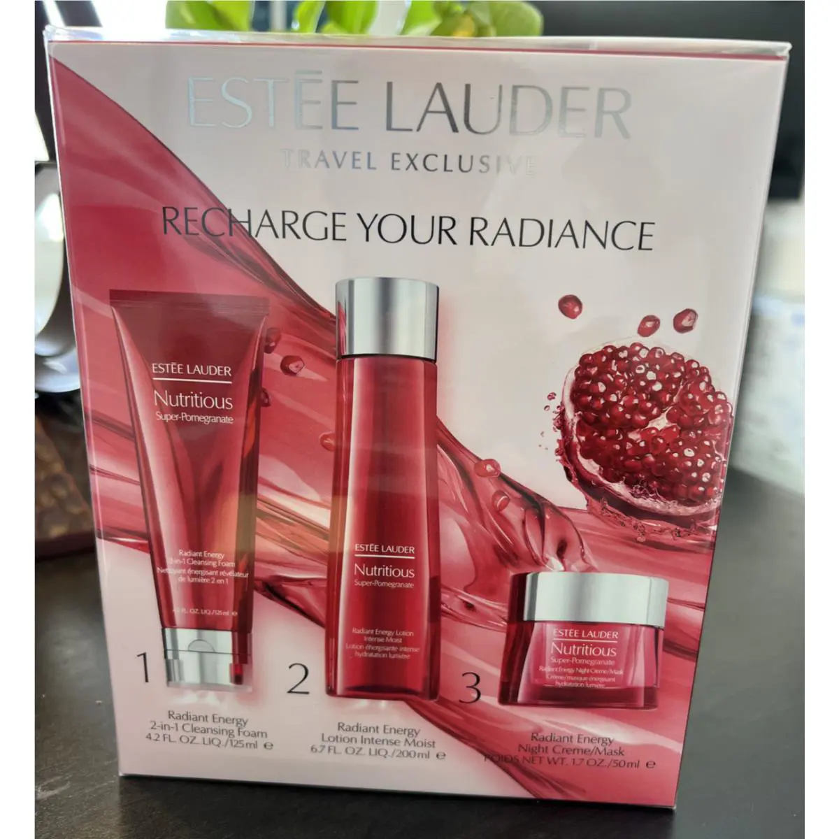 Estée Lauder Recharge Your Radiance Nutritious Super-pomegranate Travel Set