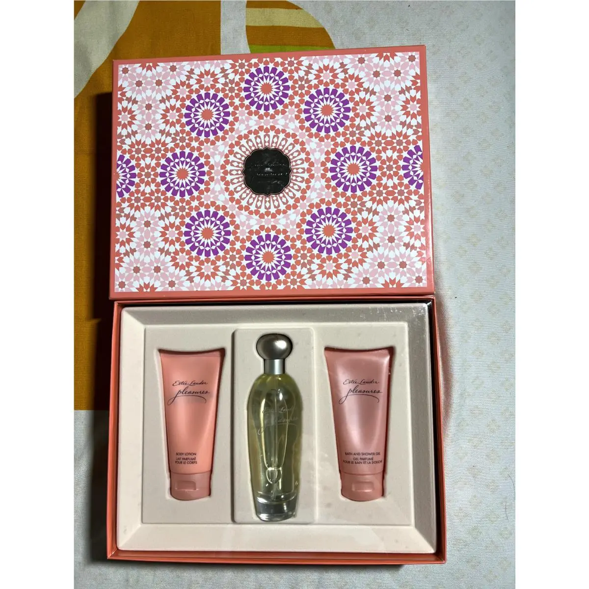 Estee Lauder Pleasures Simple Moments 3 Pieces Gift Set Edp Spray Body Bath
