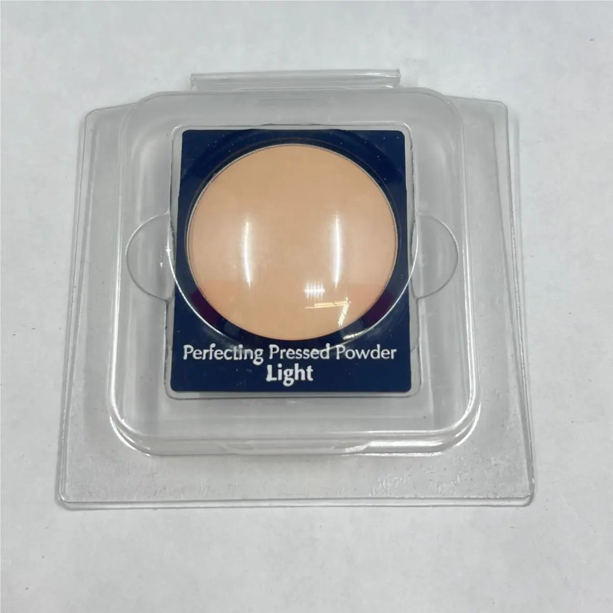 Estee Lauder Perfecting Pressed Powder Light Nw-o Box