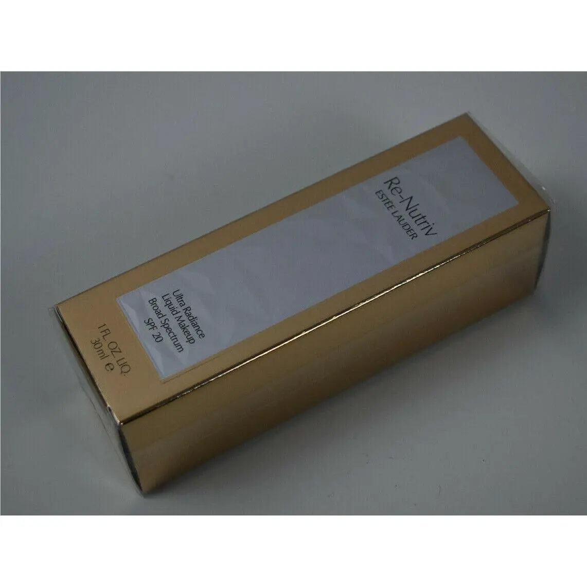 Estee Lauder Sandalwood 6W1 Re-nutriv Ultra Radiance Liquid Makeup SPF20