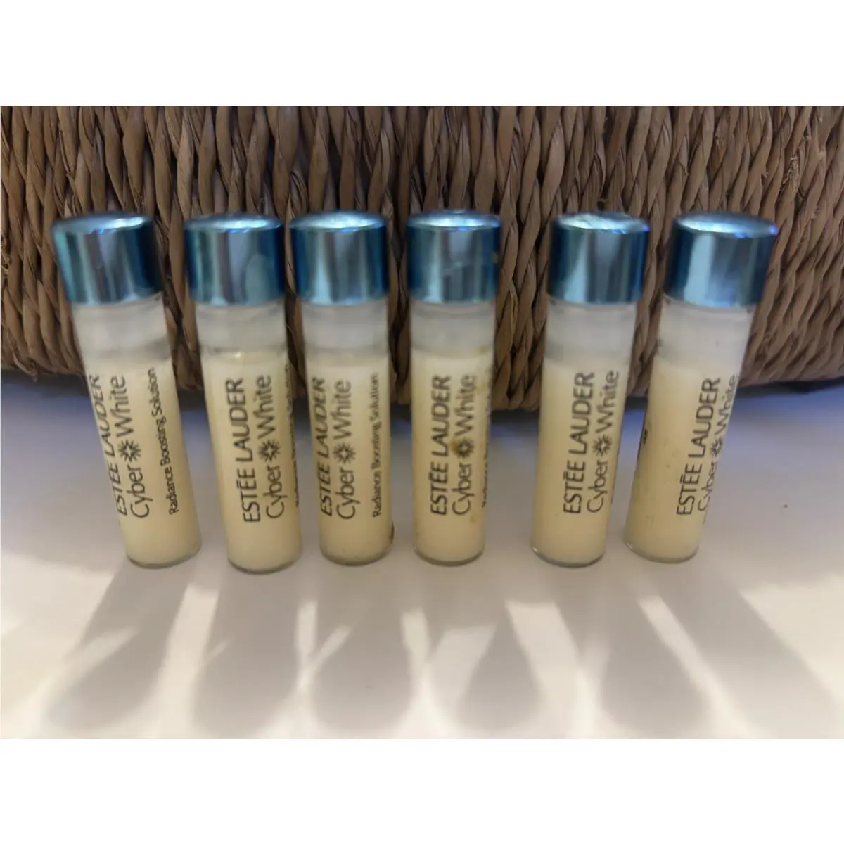 Estee Lauder Cyberwhite Brightening Radiance Boosting Solution Serum 6X Ampoule