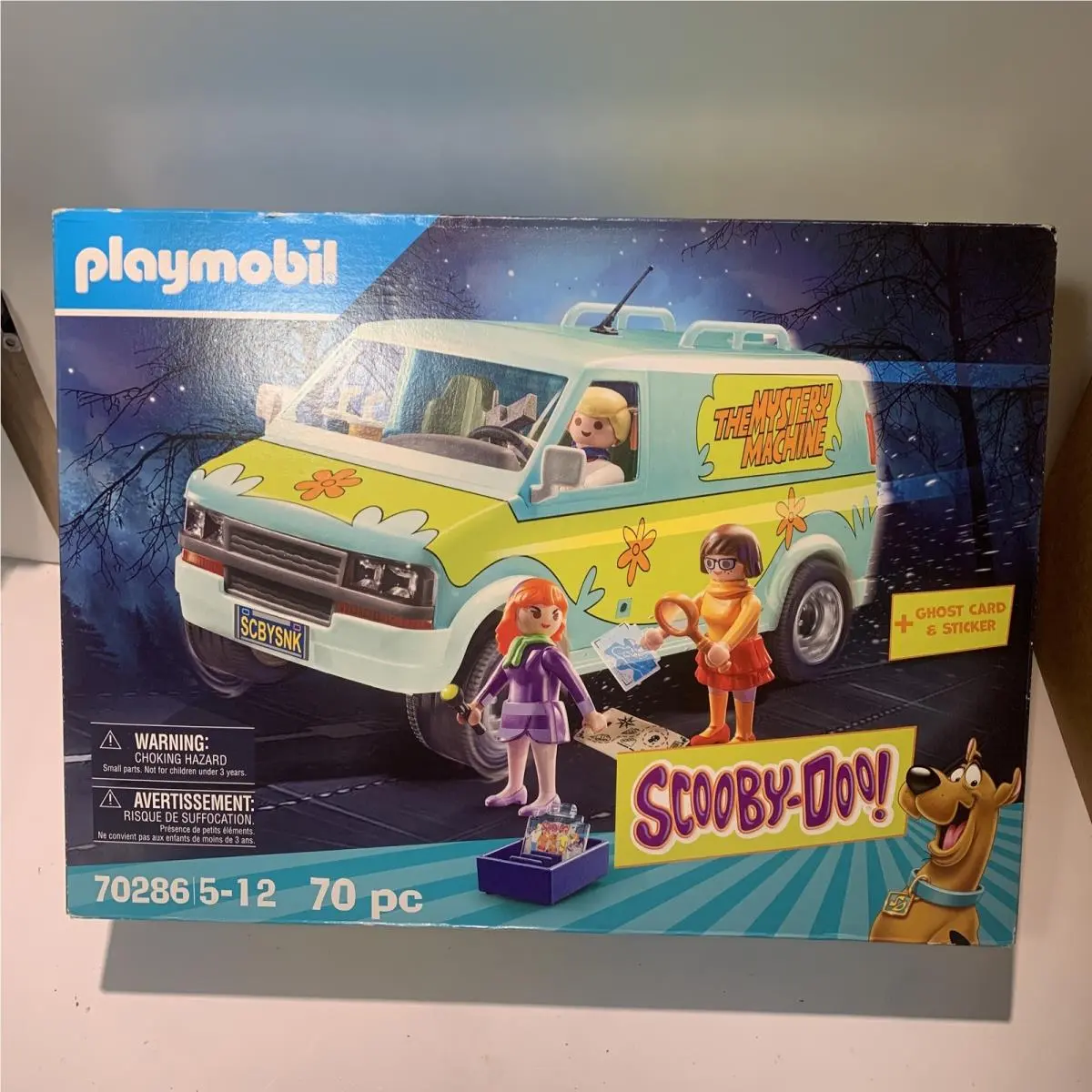 Playmobil Scooby Doo Mystery Machine Set with Fred Daphne Velma Accessories