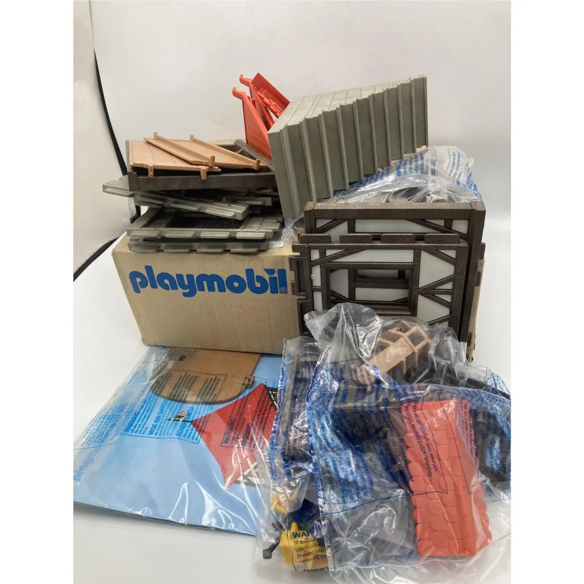 Playmobil 6307 Medieval Museum Mint in Open Shipper Box Vintage Complete Set