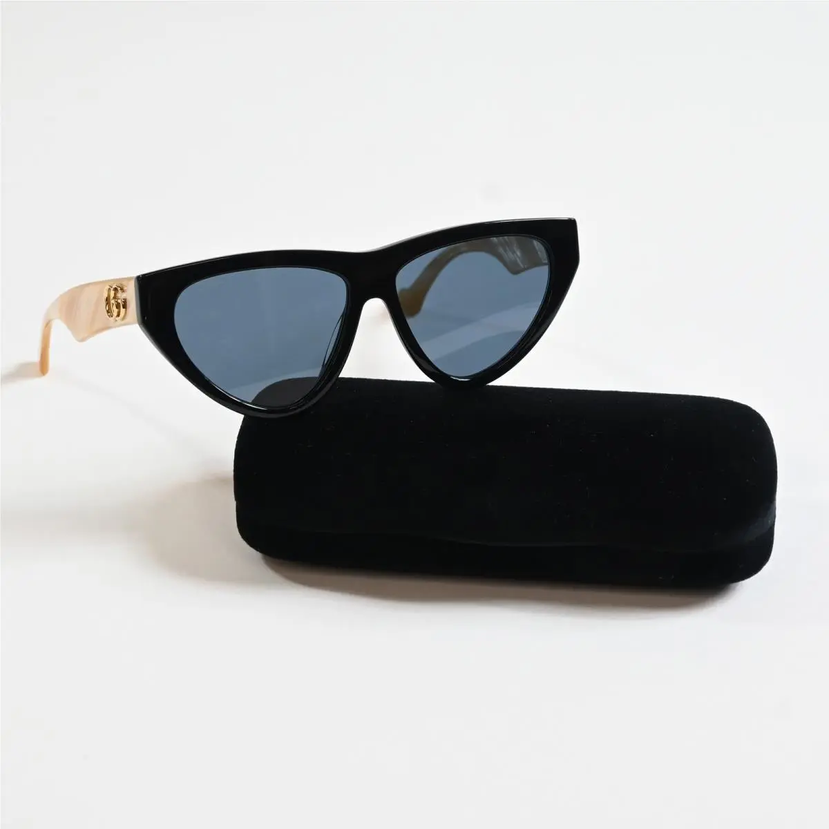 GG1333S 004 Womens Sunglasses Black/brown 58mm by Gucci