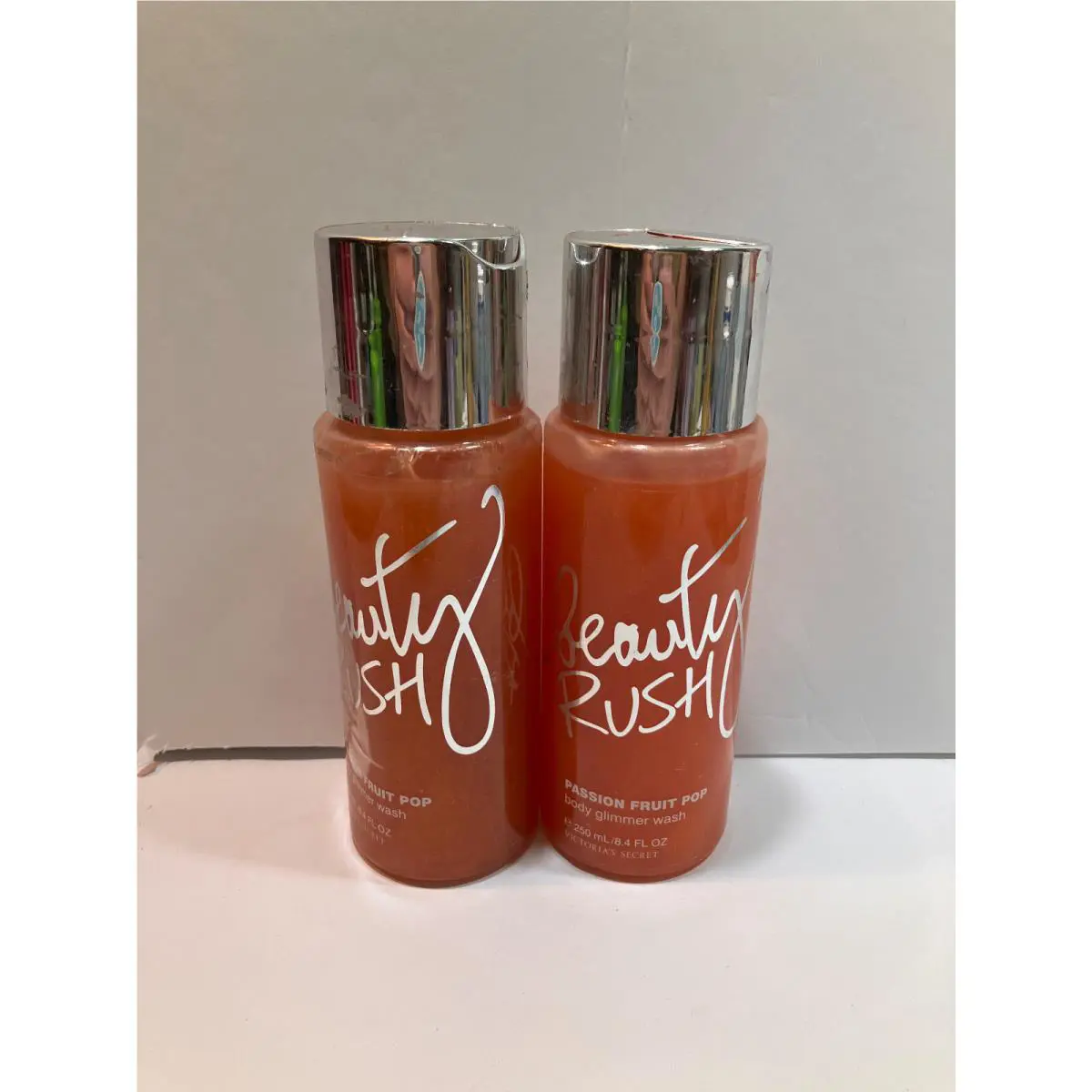 Victoria`s Secret Beauty Rush Passion Fruit Pop Body Glimmer Wash X2