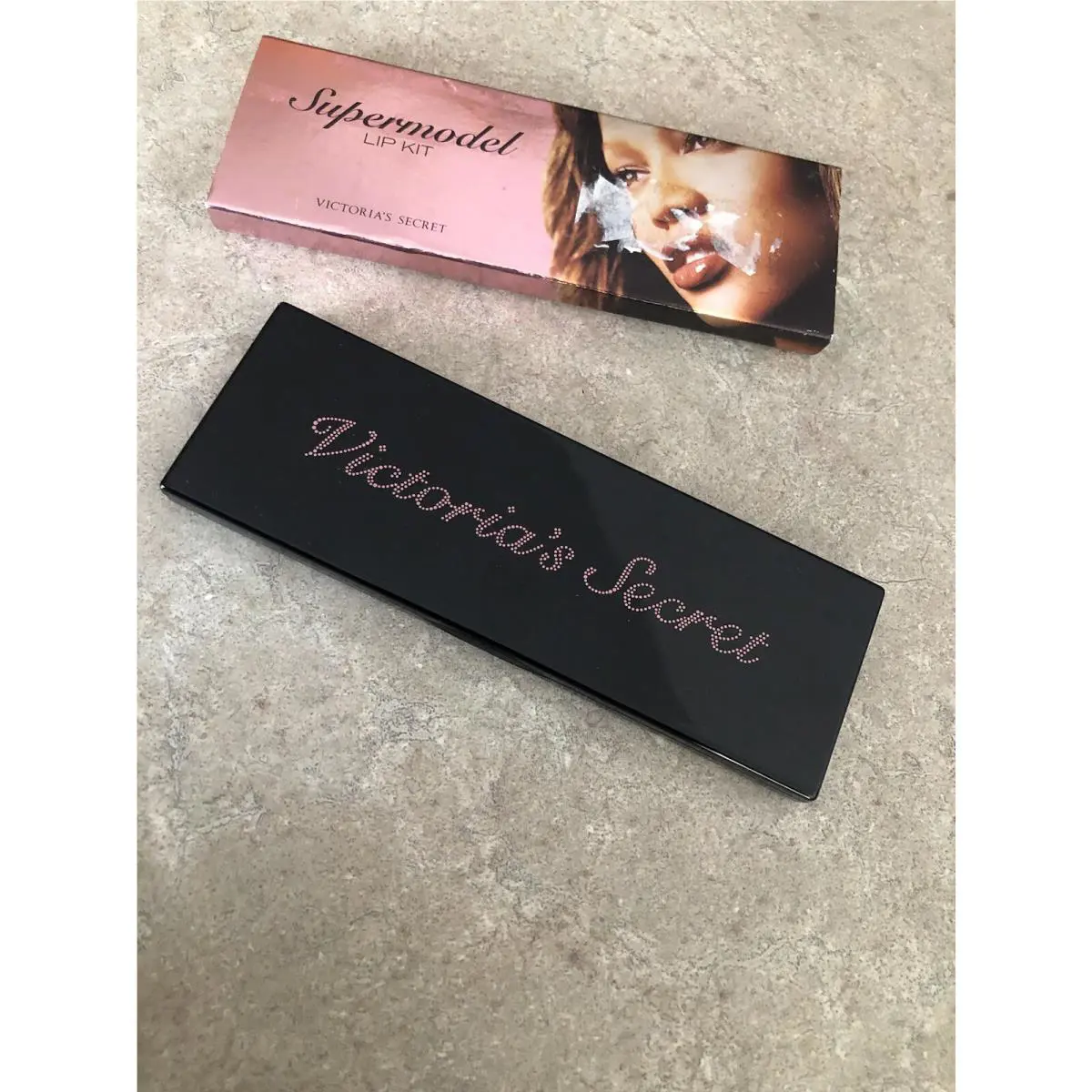 Victoria`s Secret Supermodel Lip Kit .17 oz/5g Box Shows Wear