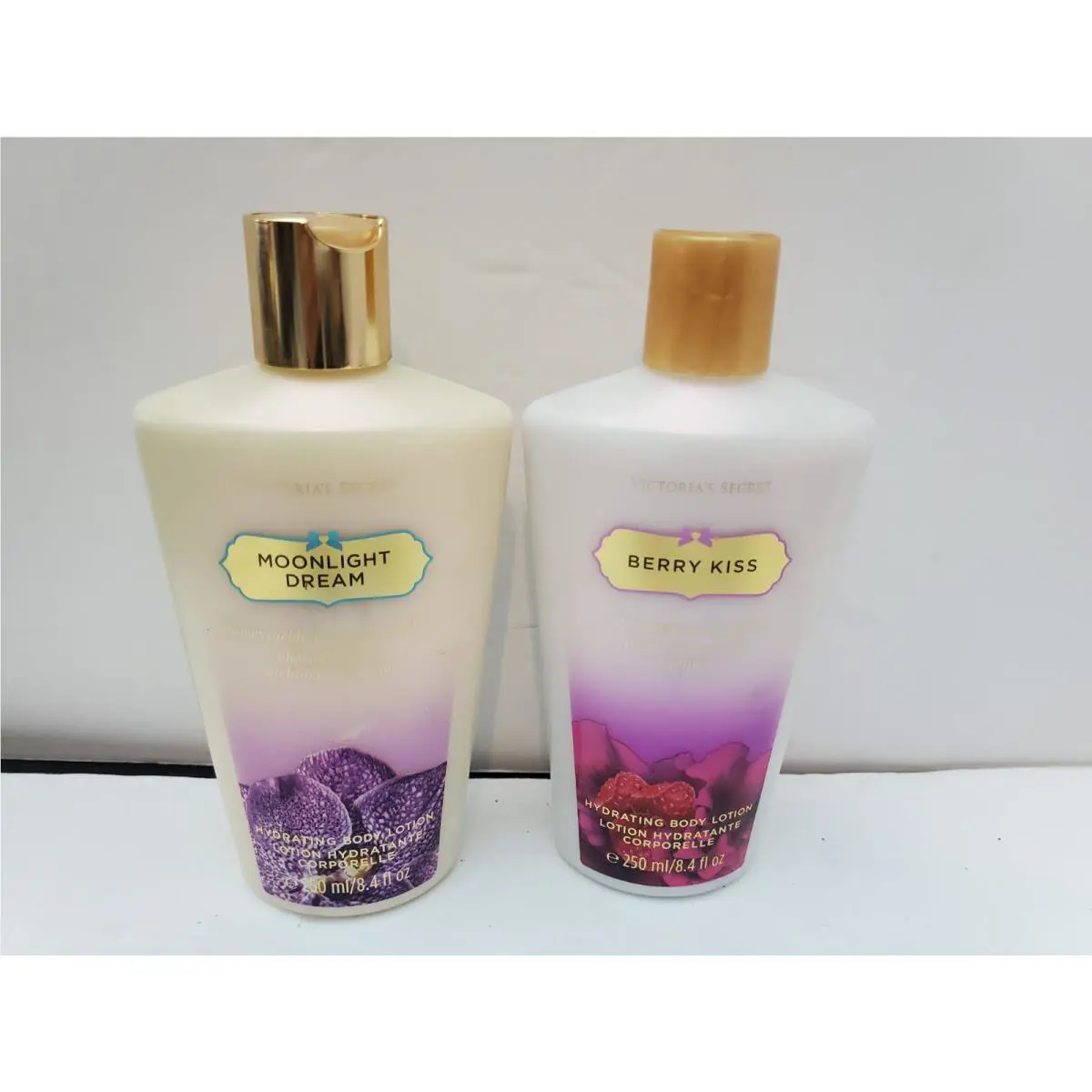 2 Victoria`s Secret Hydrating Body Lotion 250 mL Moonlight Dream Berry Kiss