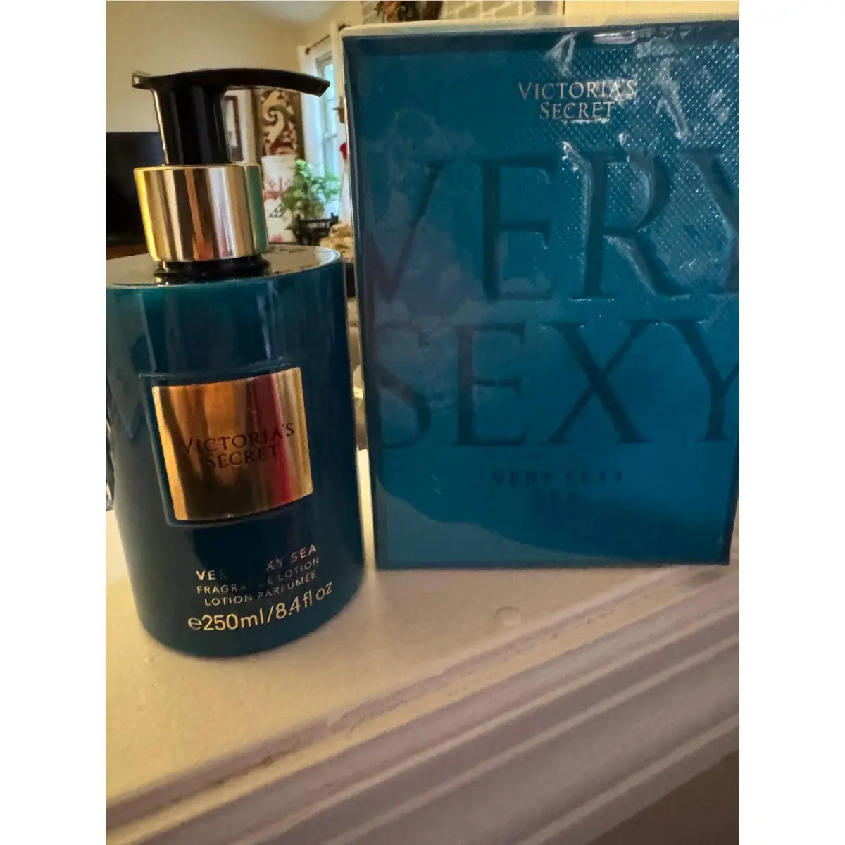 Victoria’s Secret Very Sexy Sea Eau De Parfum Lotion 2 Pcs Gift Set