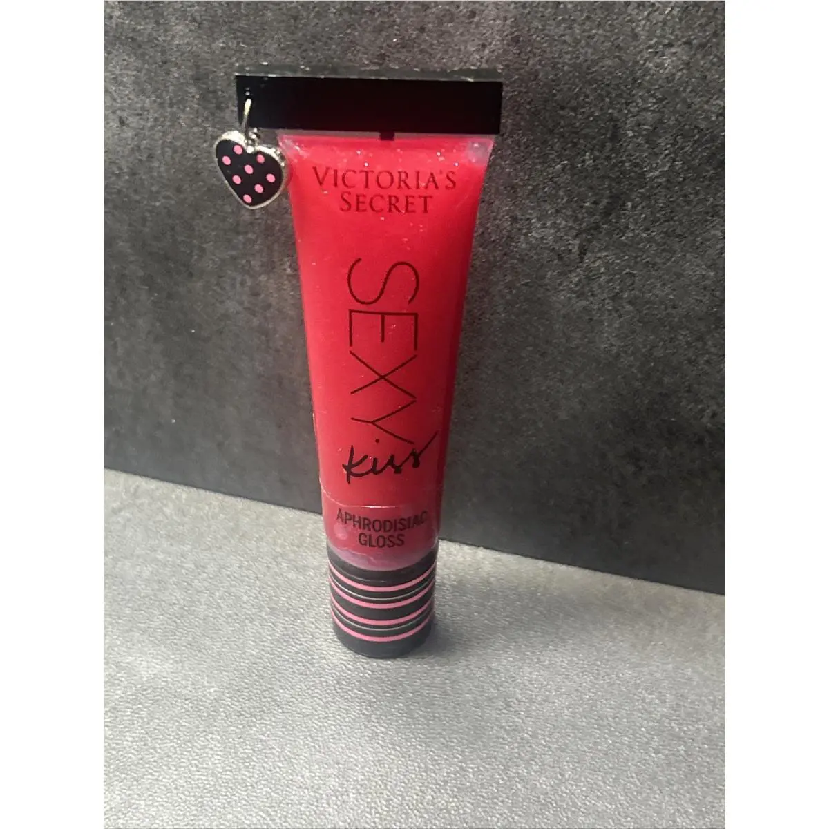 Victoria`s Secret Sexy Kiss Aphrodisiac Lip Gloss Cherry On Top Rare