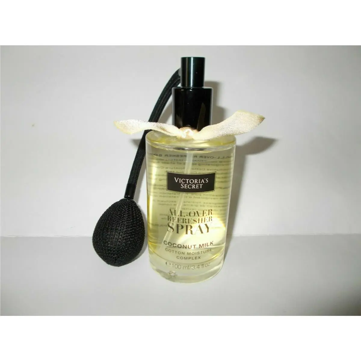 Victoria`s Secret Cotton Moisture Complex Refresher Spray Coconut Milk