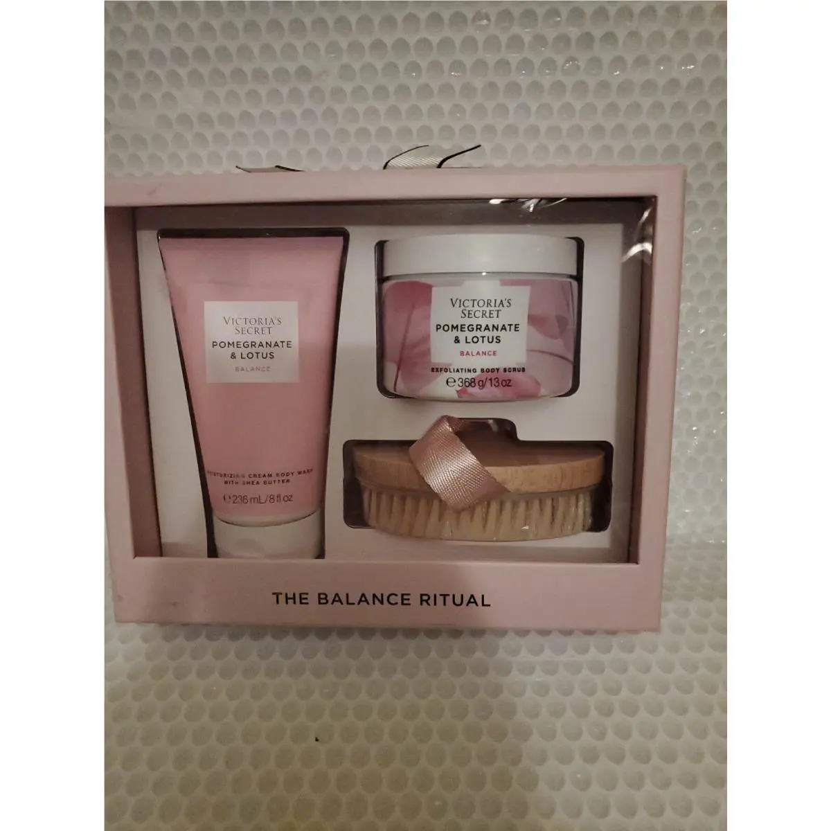 Victoria`s Secret The Balance Ritual Cream Body Scrub and Brush Gift ...