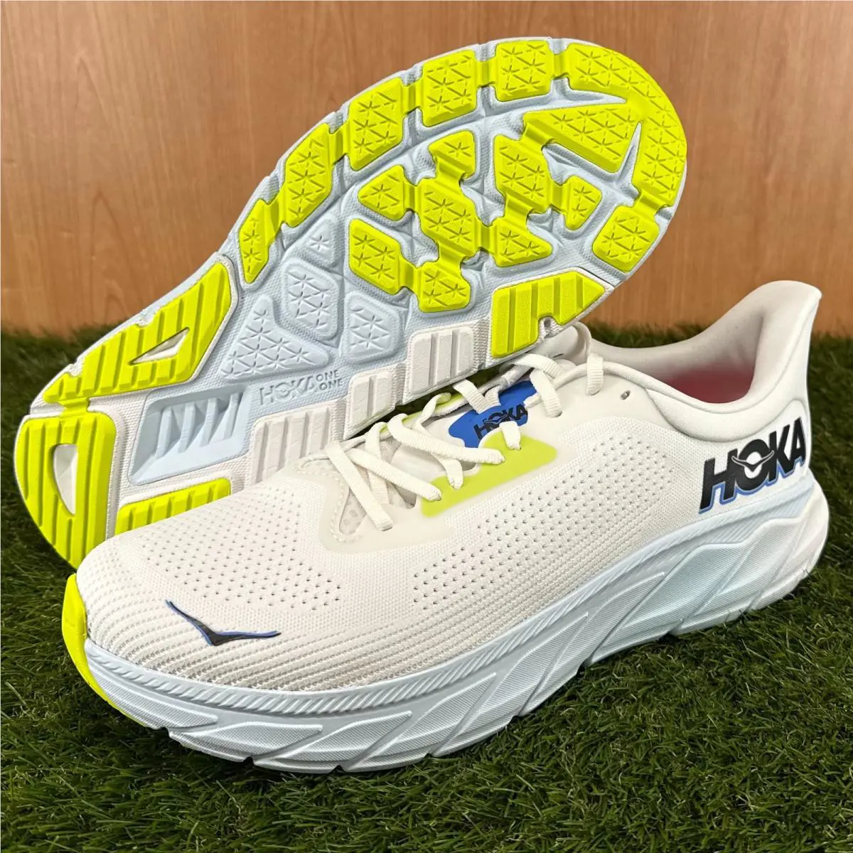 Hoka shoes - Hoka One One Arahi 7 - 1147850-BVR - White (UPC: 197634104355) 0
