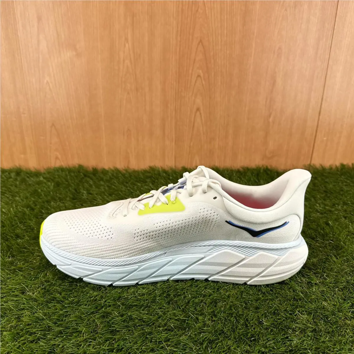 Hoka shoes - Hoka One One Arahi 7 - 1147850-BVR - White (UPC: 197634104355) 2