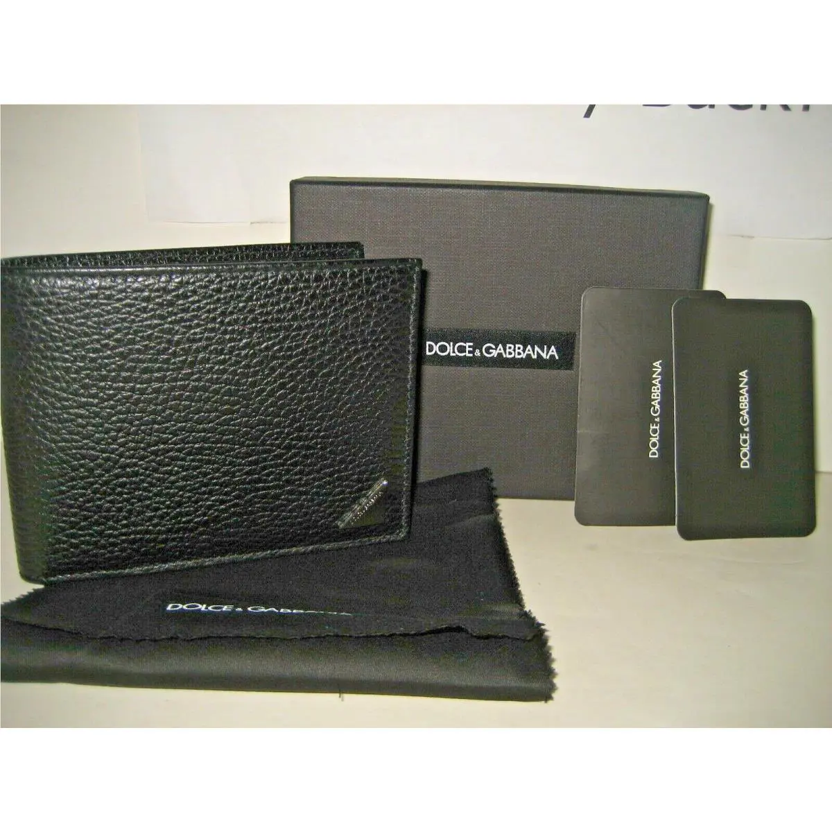 Dolce Gabbana D G Mens Pebbled Black Leather Bifold Coin Wallet Italy Box