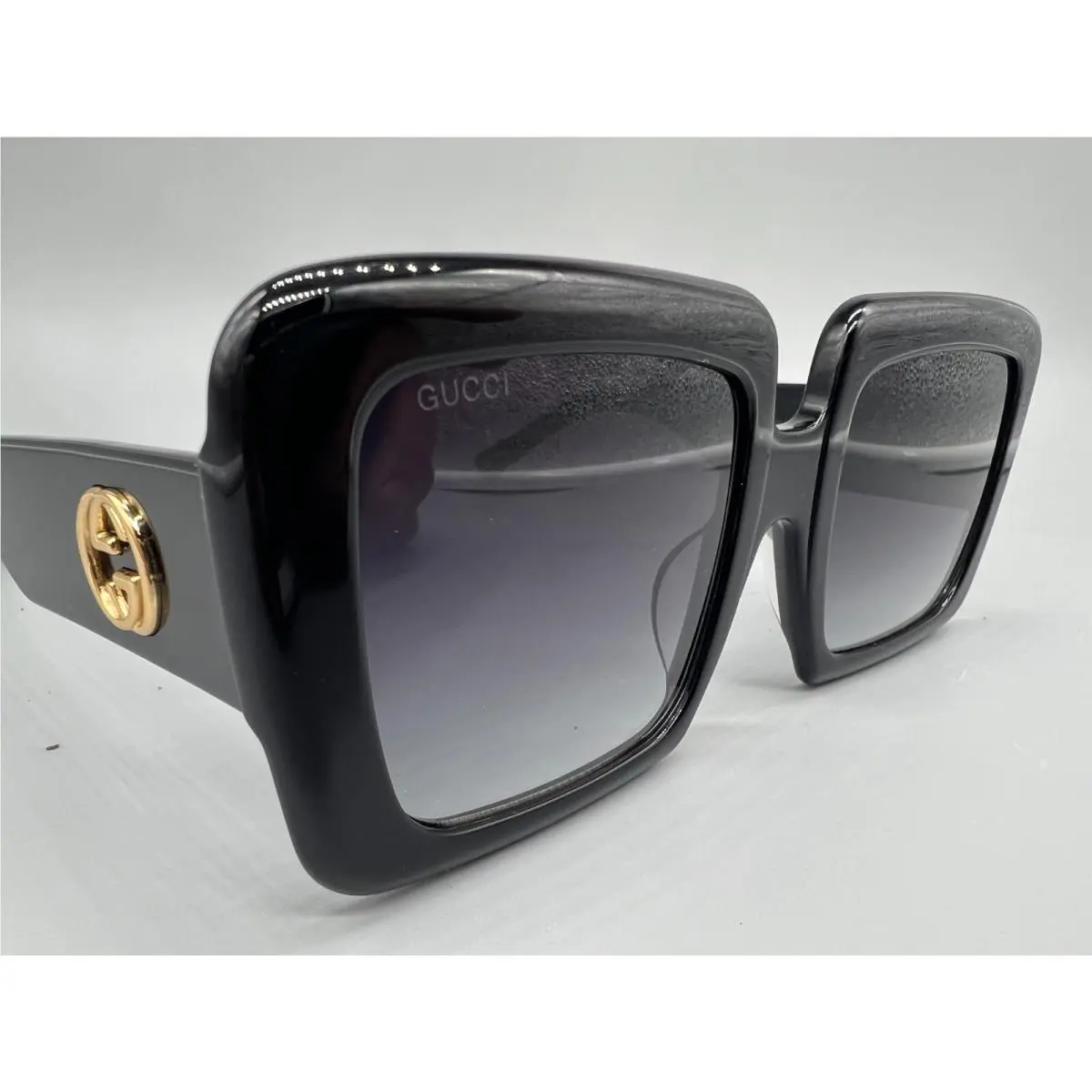 GG0783S CO1 Women`s Sunglasses. Black/grey. 57_25-145 by Gucci