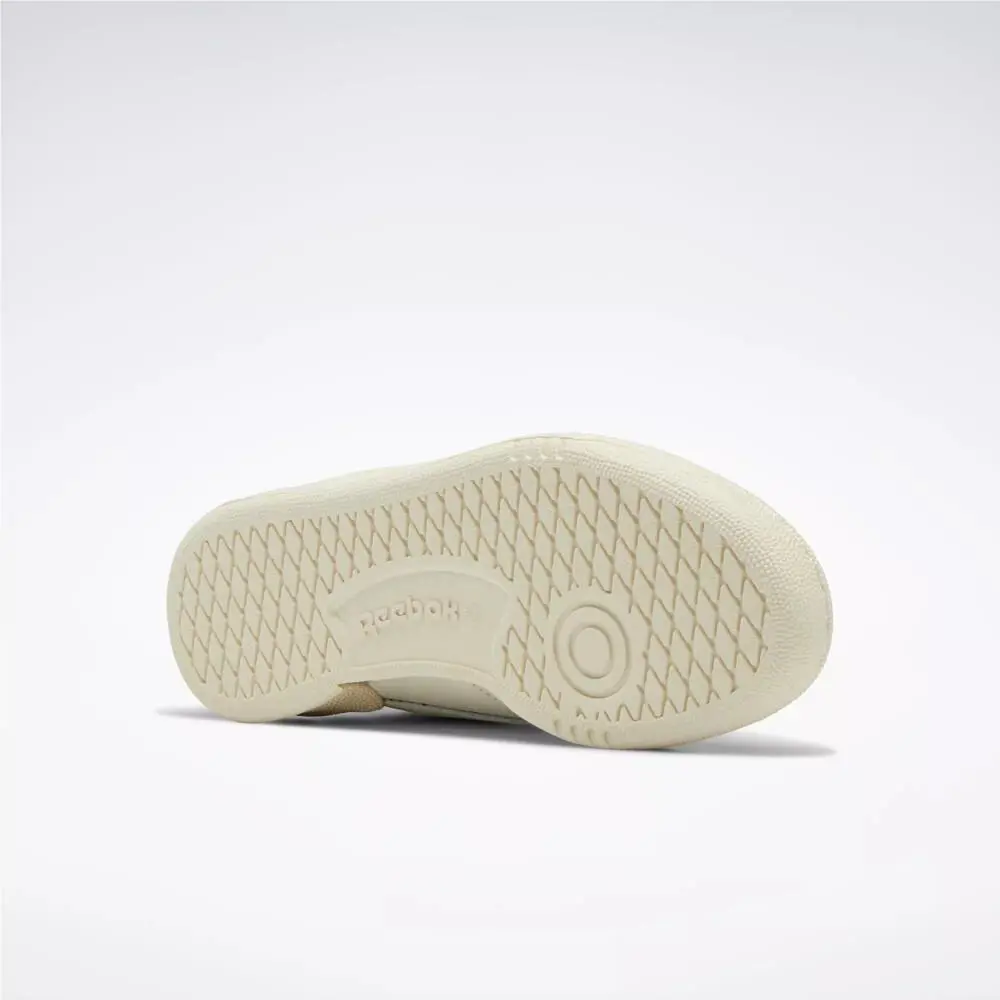 Reebok shoes - Chalk / Alabaster / Glen Green 23