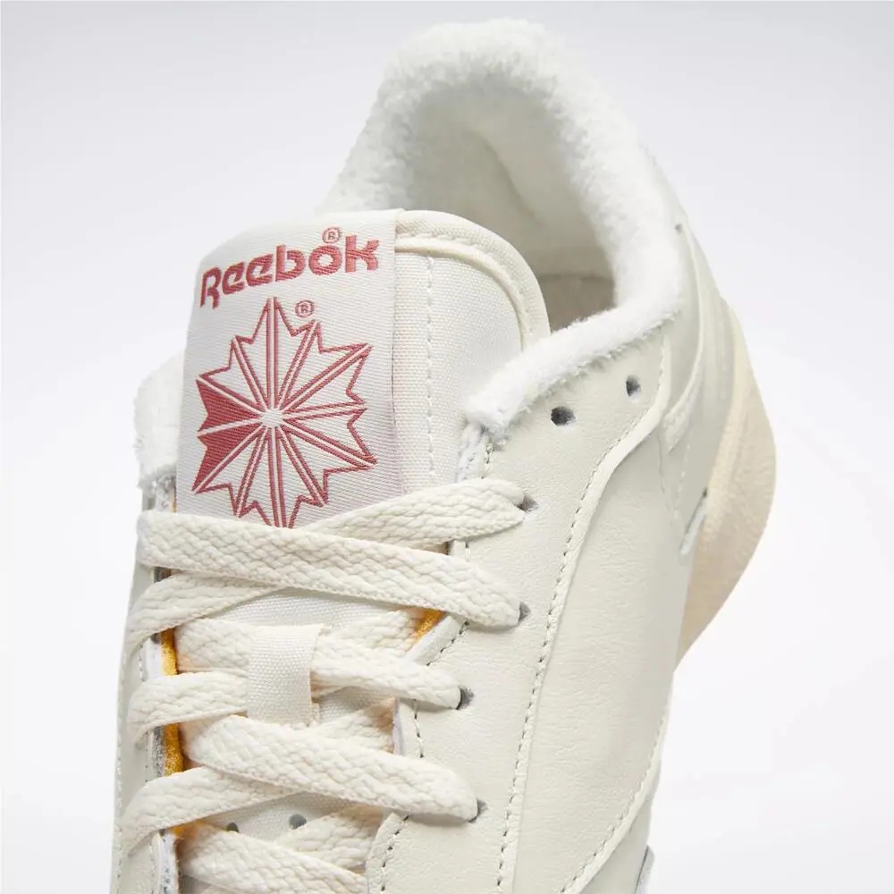 Reebok shoes - Chalk / Alabaster / Glen Green 39