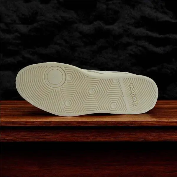 Reebok shoes - Chalk/Vctrd/Vctrblu 4