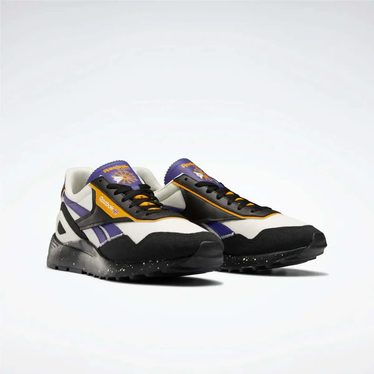 Reebok shoes - Chalk/Cblack/Bolprp 1