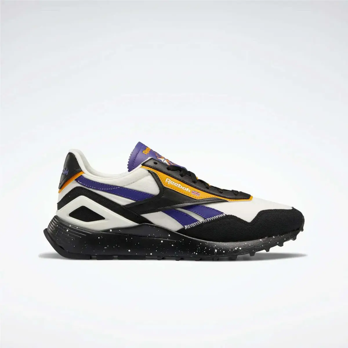 Reebok shoes - Chalk/Cblack/Bolprp 5