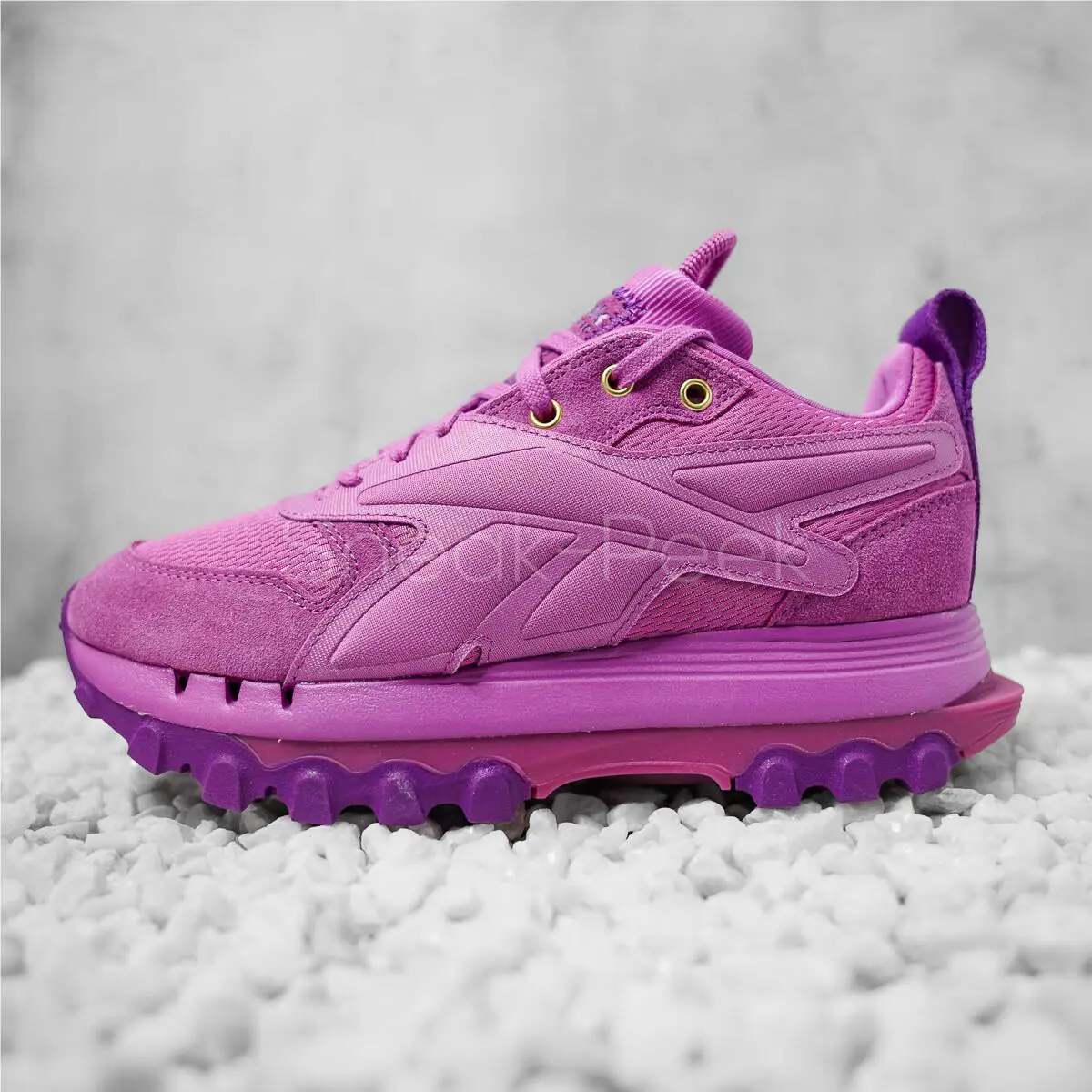 Reebok shoes - Reebok Classic Leather Cardi B V2 - Pink 27