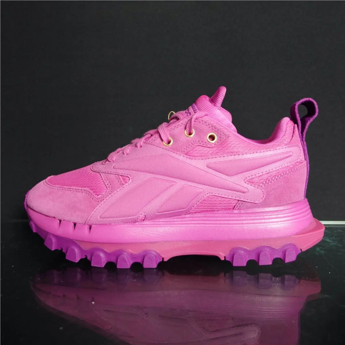 Reebok shoes - Reebok Classic Leather Cardi B V2 - Pink 1