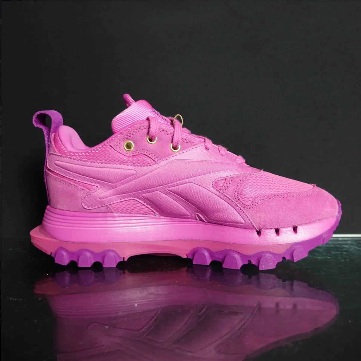 Reebok shoes - Reebok Classic Leather Cardi B V2 - Pink 2