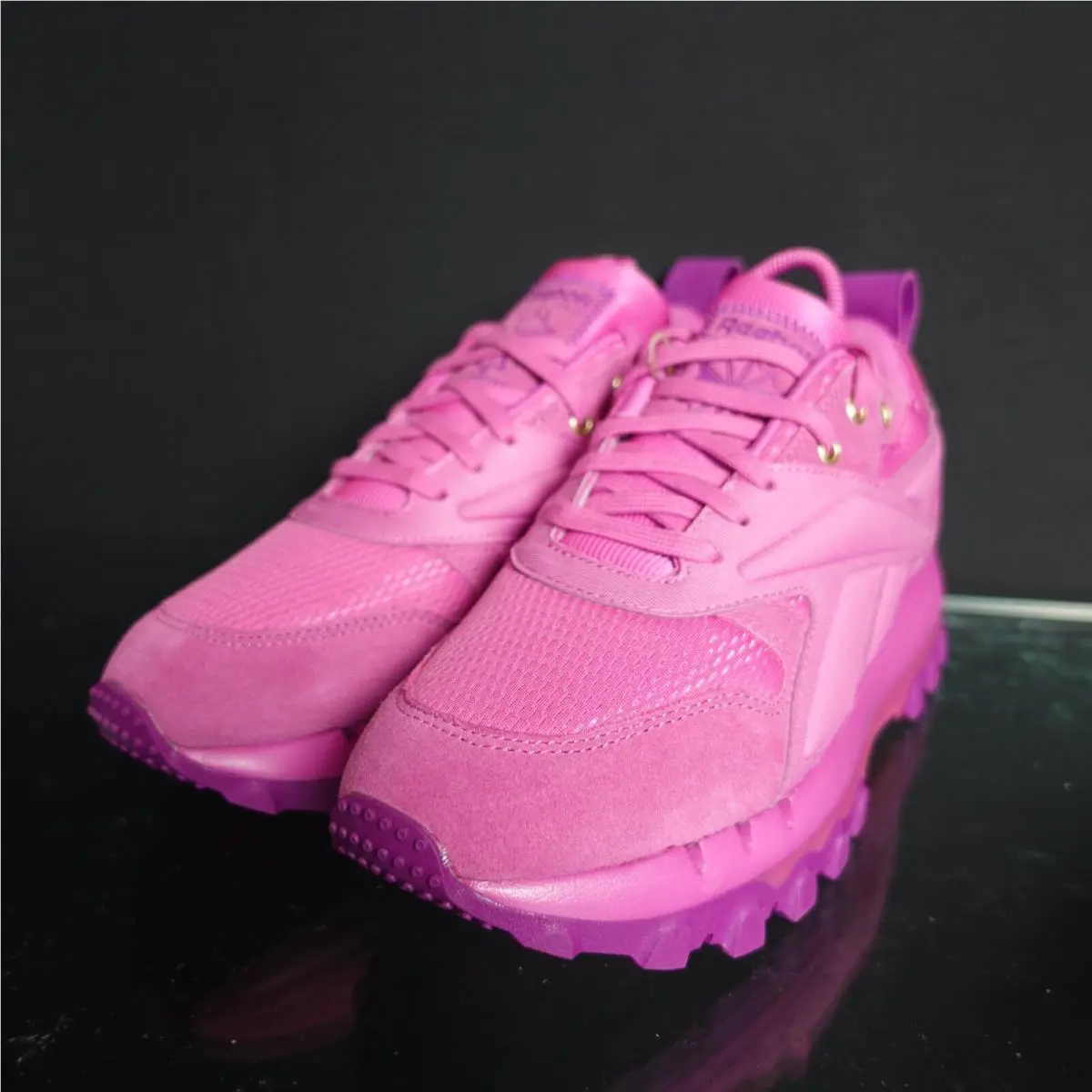 Reebok shoes - Reebok Classic Leather Cardi B V2 - Pink 21