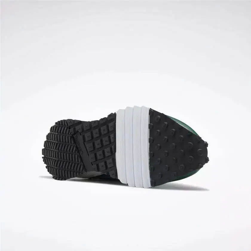 Reebok shoes - Drkgrn/Pugry3/Ftwwht 4