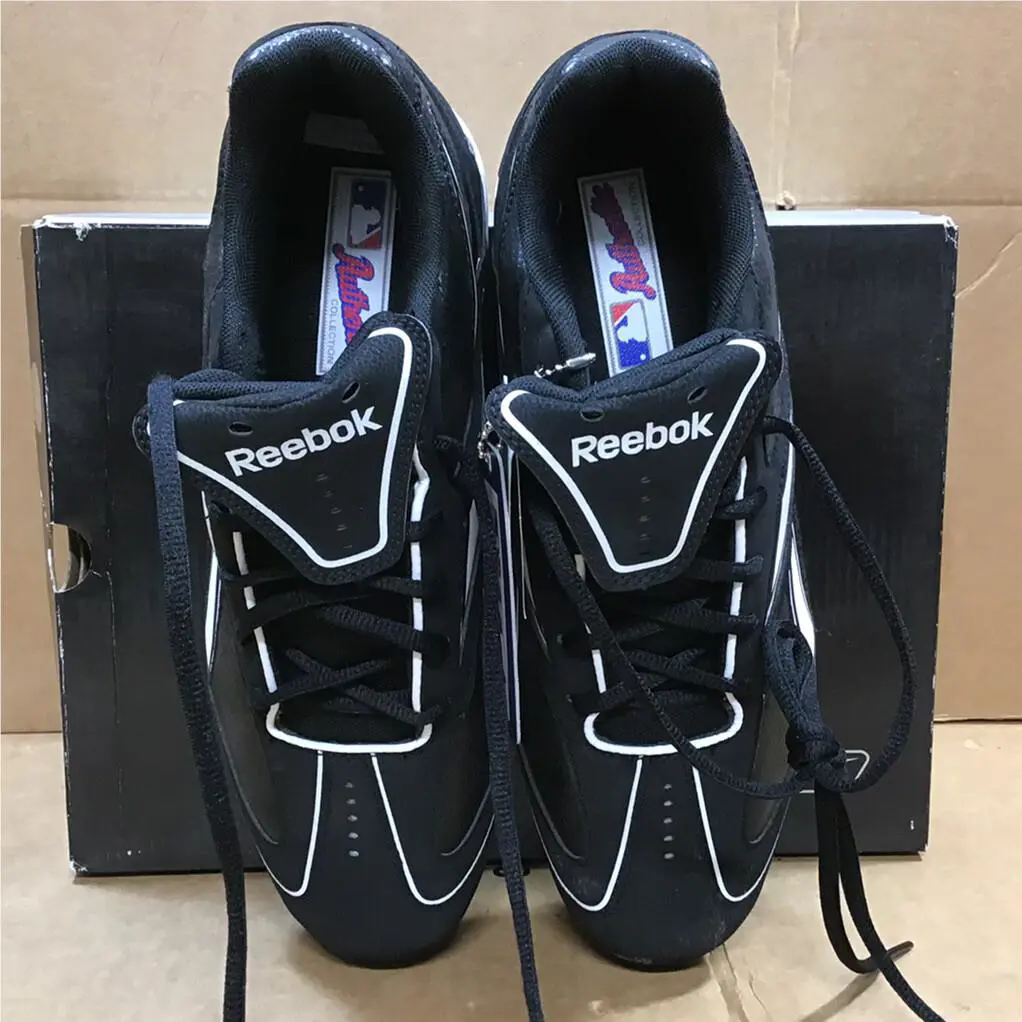 Reebok shoes - Vero III Low M5 - Vero III Low - Baseball cleats - Black 2