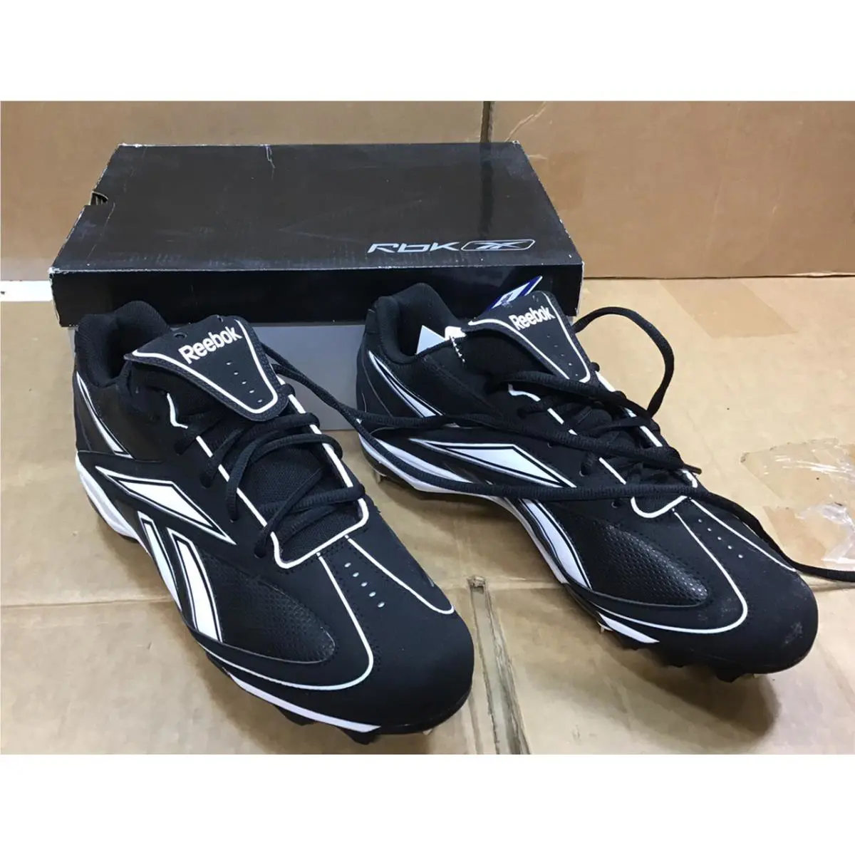 Reebok shoes - Vero III Low M5 - Vero III Low - Baseball cleats - Black 1