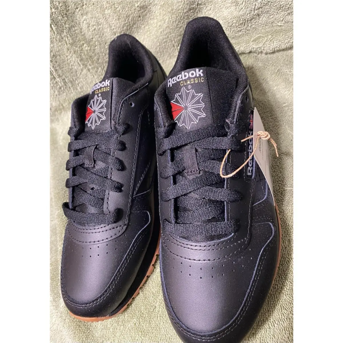 Size 8 - Reebok Classic Leather Black Gum W