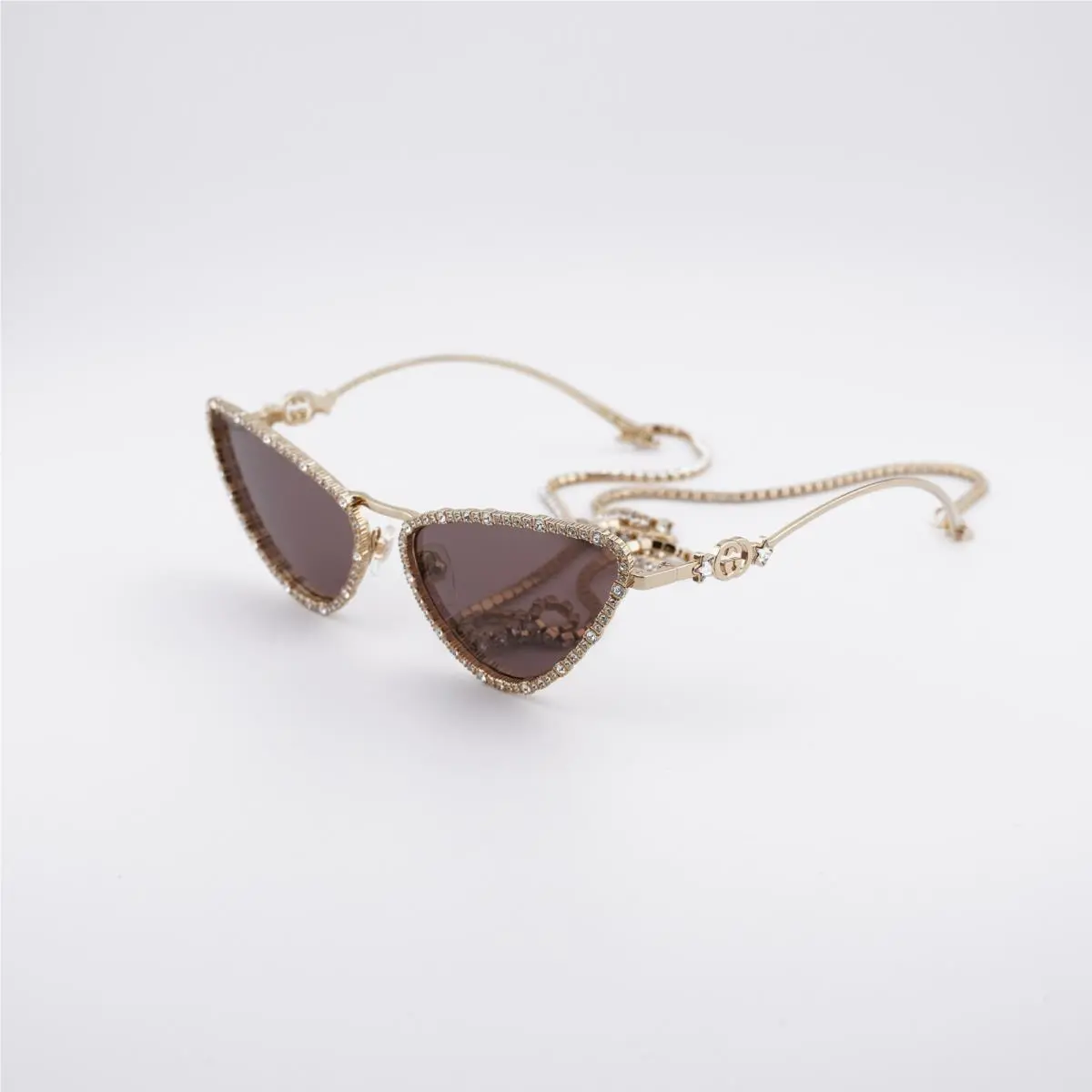 Gucci GG1569S 001 Gold with Gold Chain Inlaid with White Stone/violet - Frame: Gold with Gold Chain Inlaid with White Stone, Lens: Violet Brown, code: 001