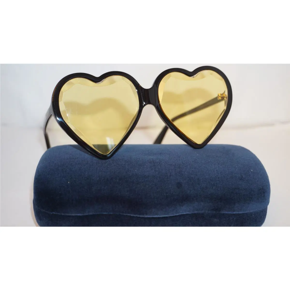Gucci Sunglasses Heart Black Yellow GG0360S 002 60 15 140