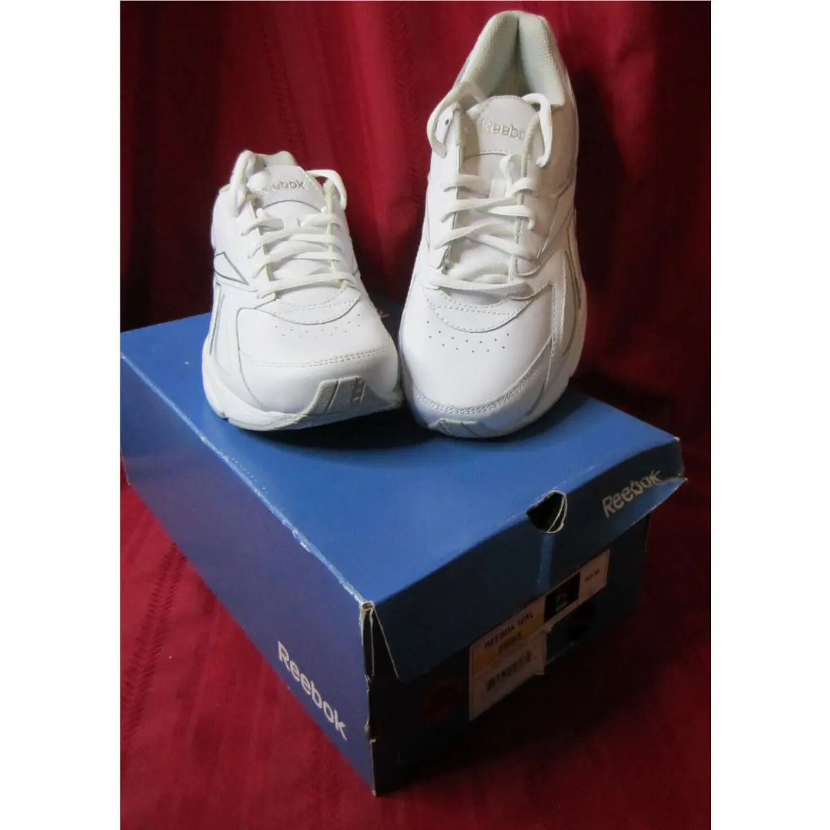 Reebok Wal 59283 White Leather Walking Shoe 7.5 D Wide Mcx 11-V49724