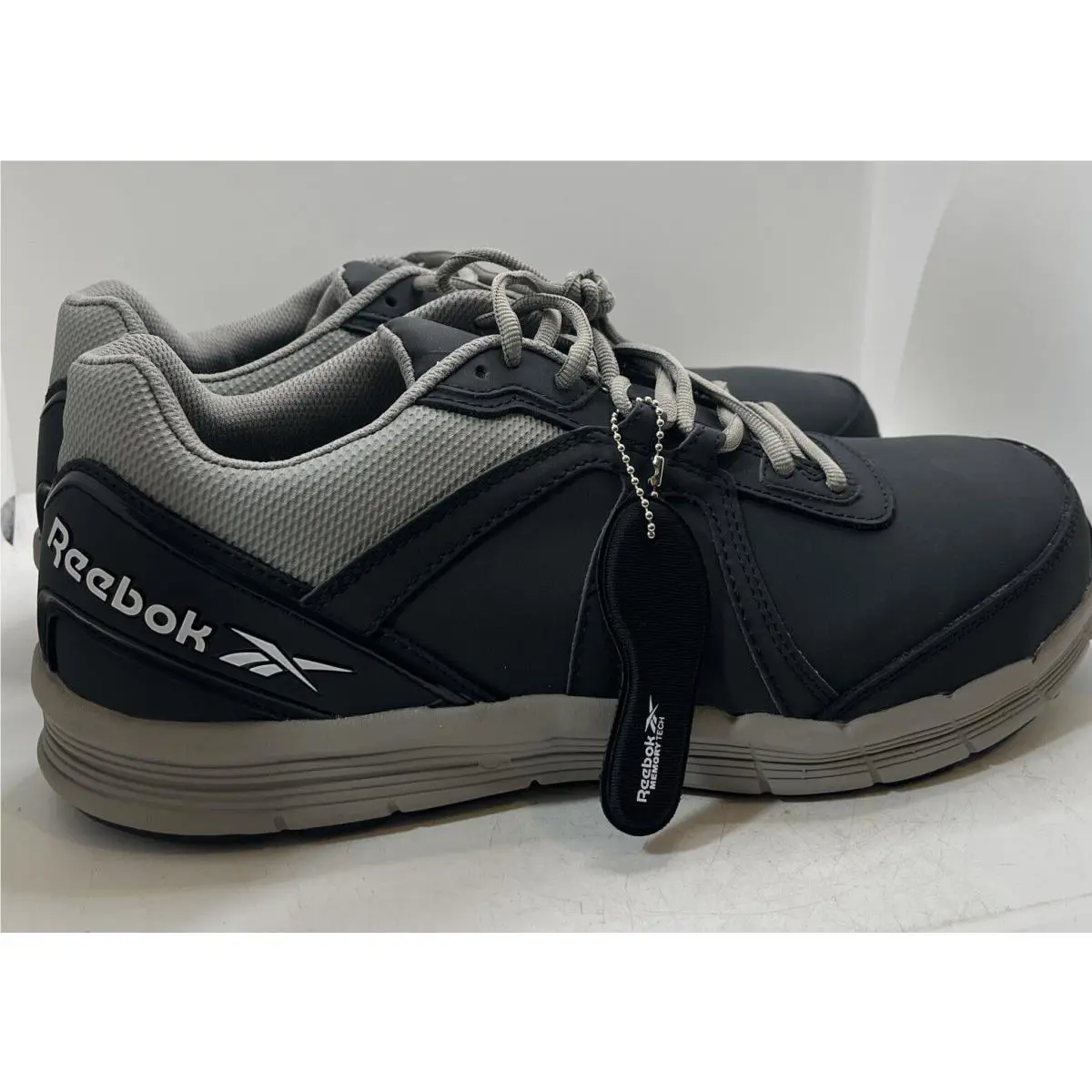 Reebok shoes - Navy (UPC: 690774383036) 1