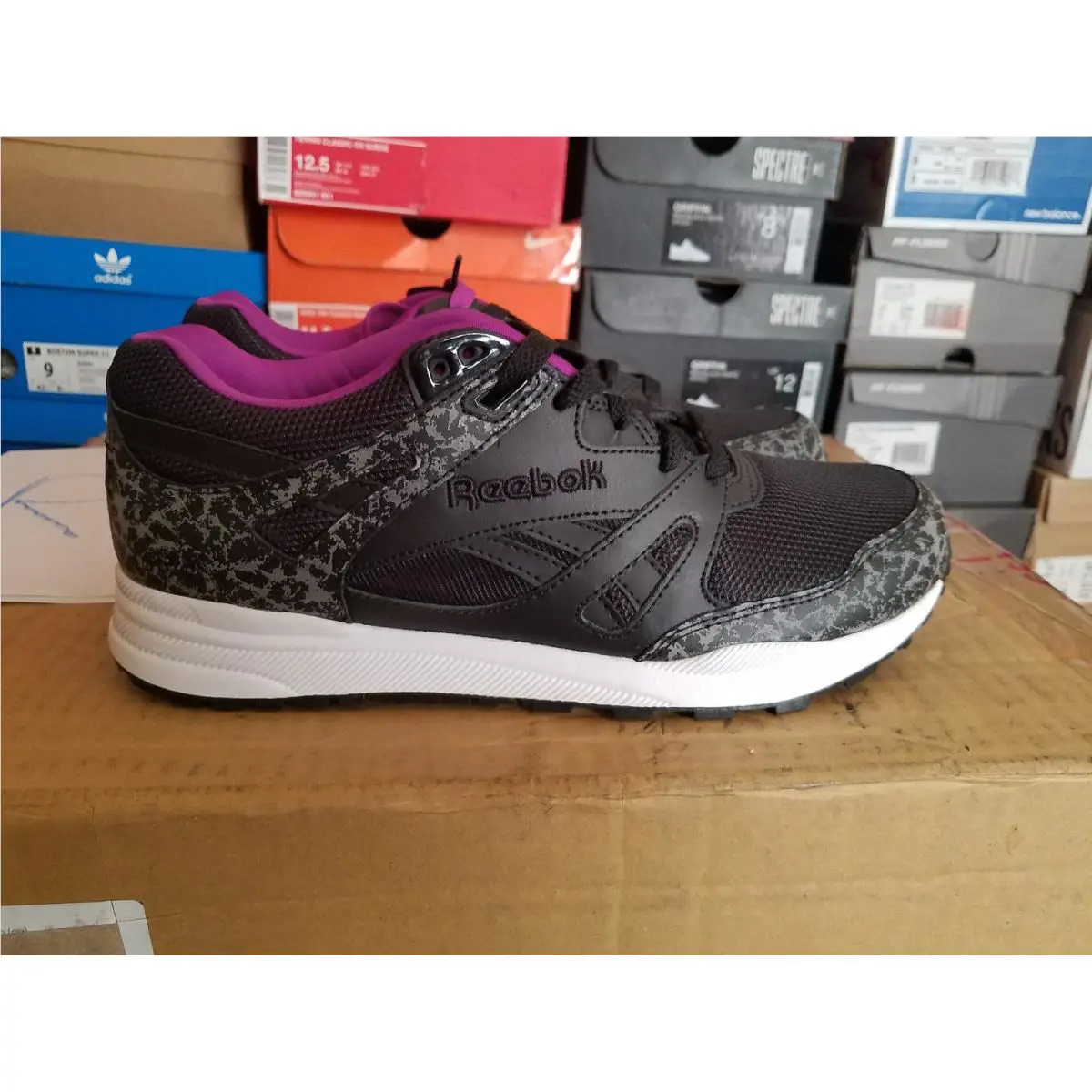 M46205 Reebok Mens Ventilator Reflective Athletic Shoe Size 8