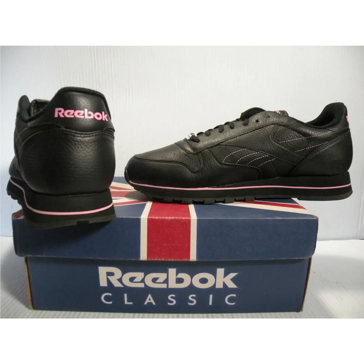 Reebok shoes - Black/Pink 4
