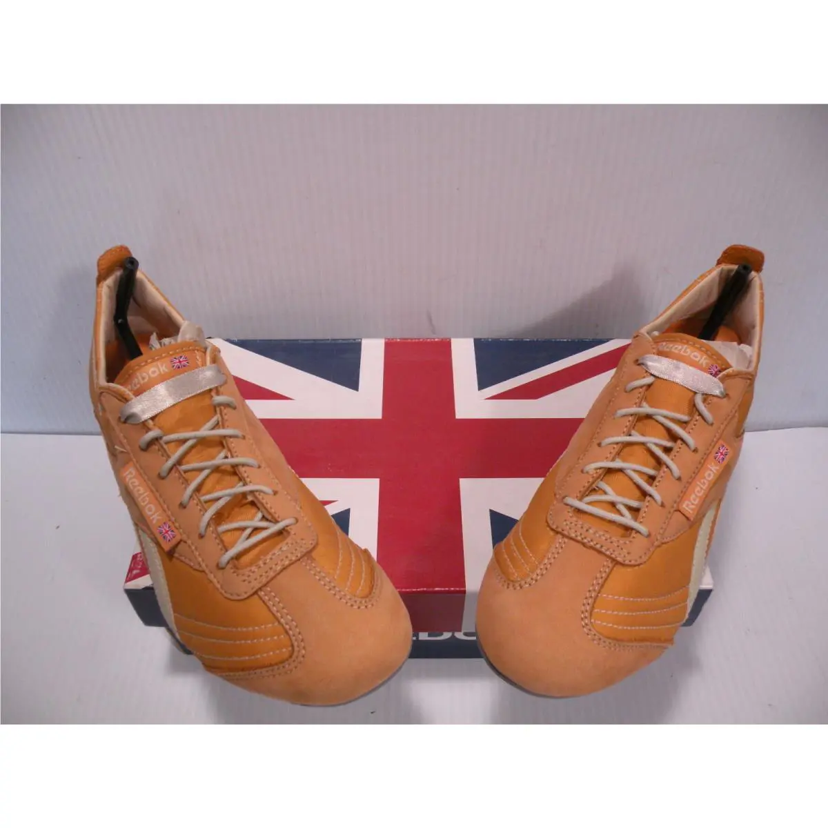 Reebok shoes - Orange/White 2