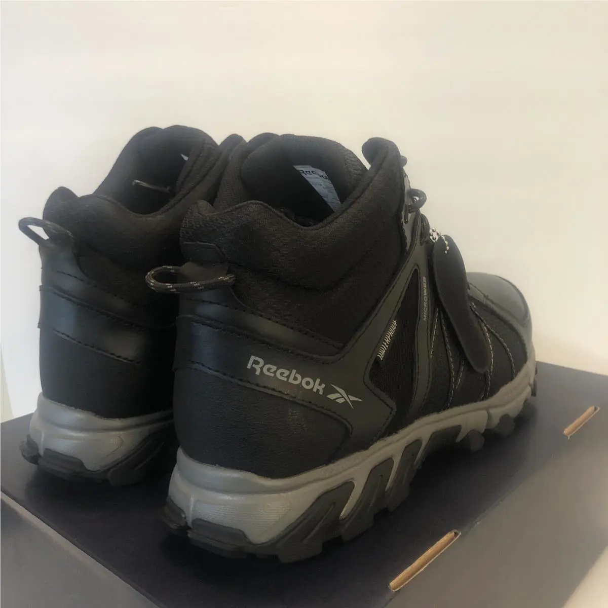 Reebok shoes - Black/Grey 2