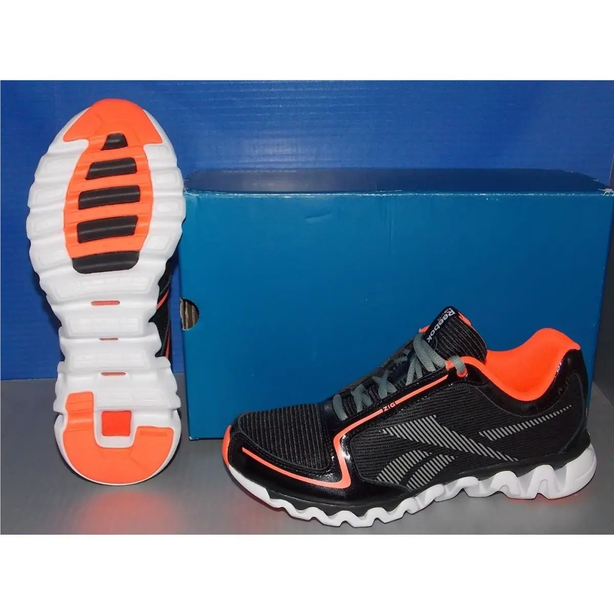 Reebok shoes - Black (UPC: 886407469202) 0