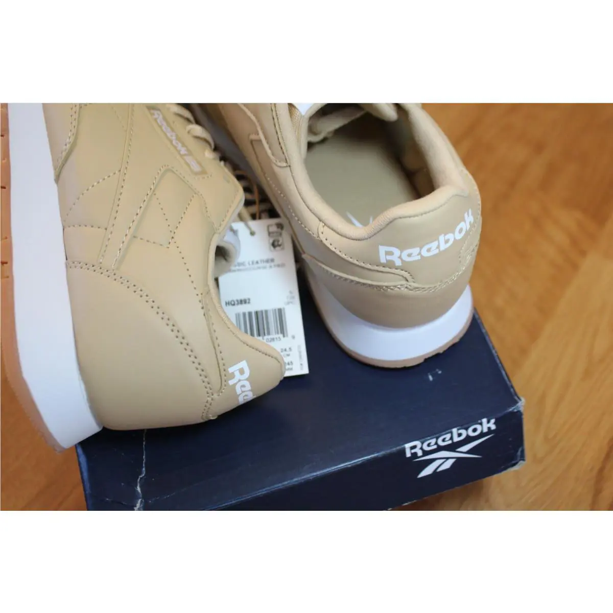 Reebok shoes - CLASSIC - CLASSIC - SAHARA (UPC: 195743028159) 3