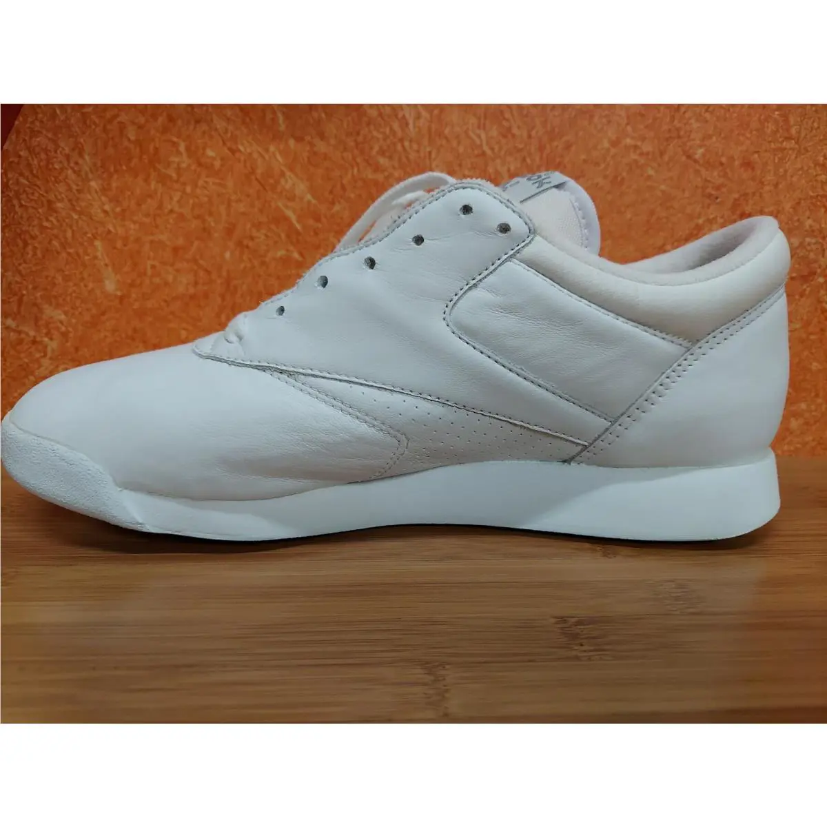 Reebok shoes - See Description - See Description - Reebok 2-7901 - White 2