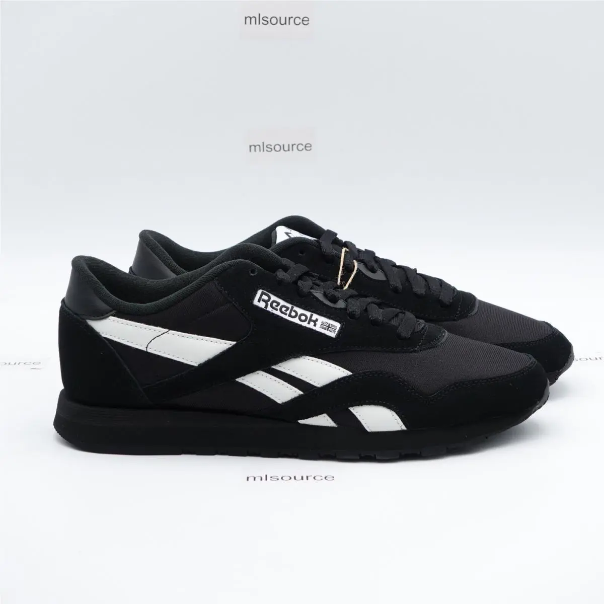 Reebok shoes - Reebok Classic Nylon VeeFriends - Classic Nylon VeeFriends - 100033807 - Black, Manufacturer: Core Black/White (UPC: 196465835834) 1